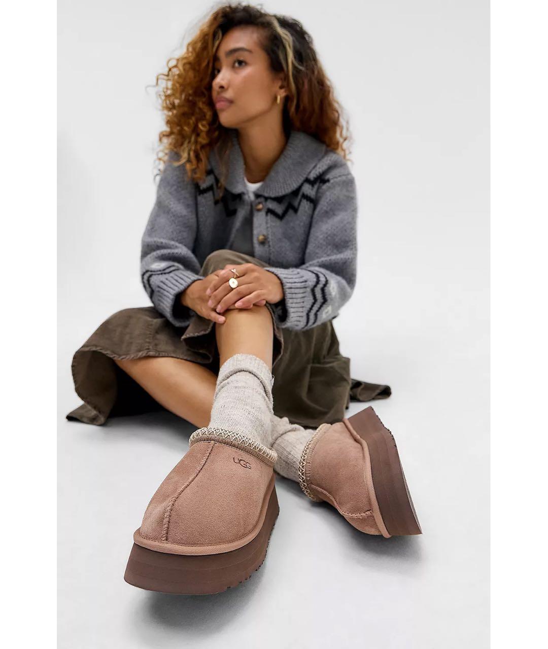 UGG AUSTRALIA Коричневые замшевые сабо, фото 2