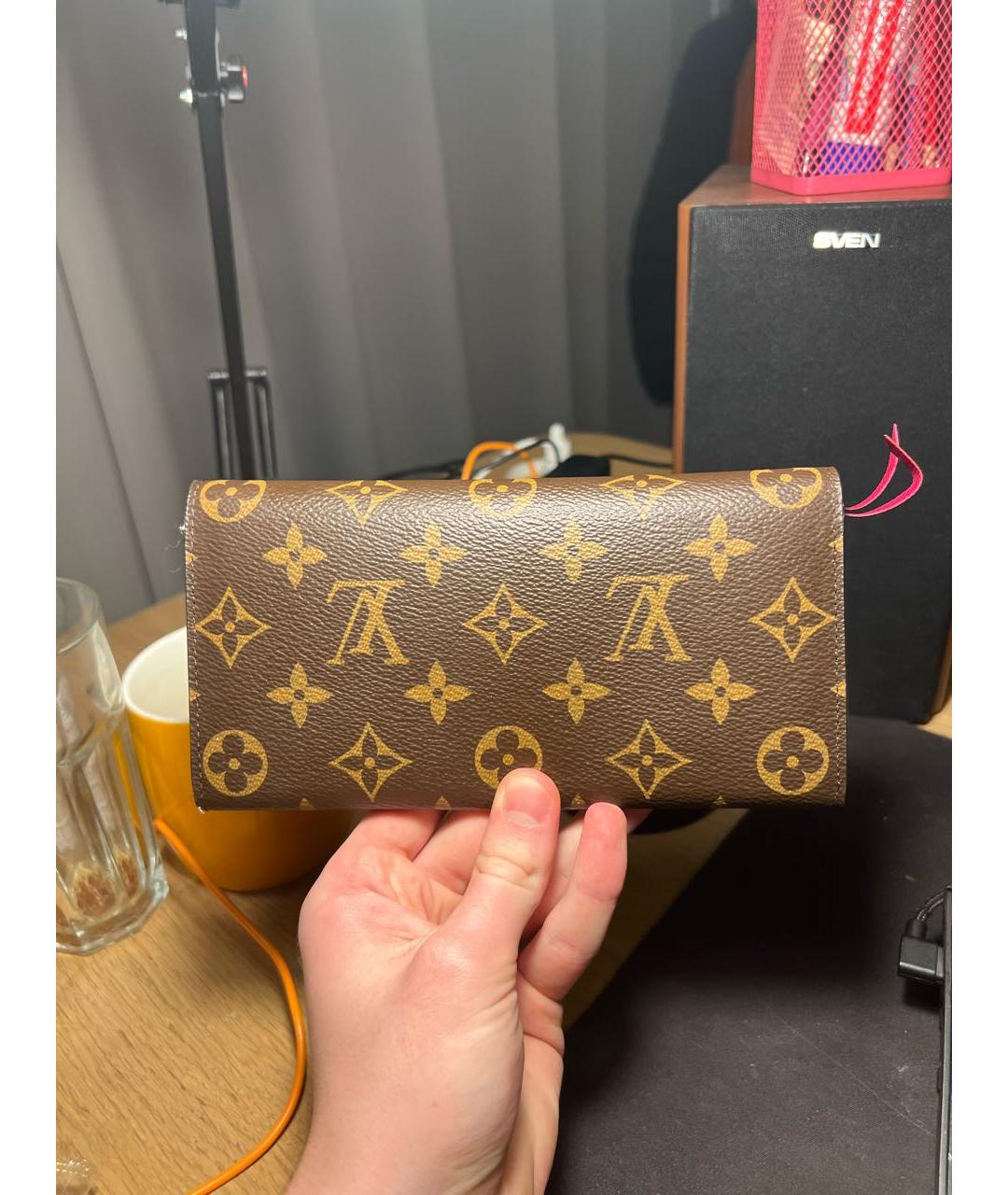 LOUIS VUITTON Коричневый кожаный кошелек, фото 3