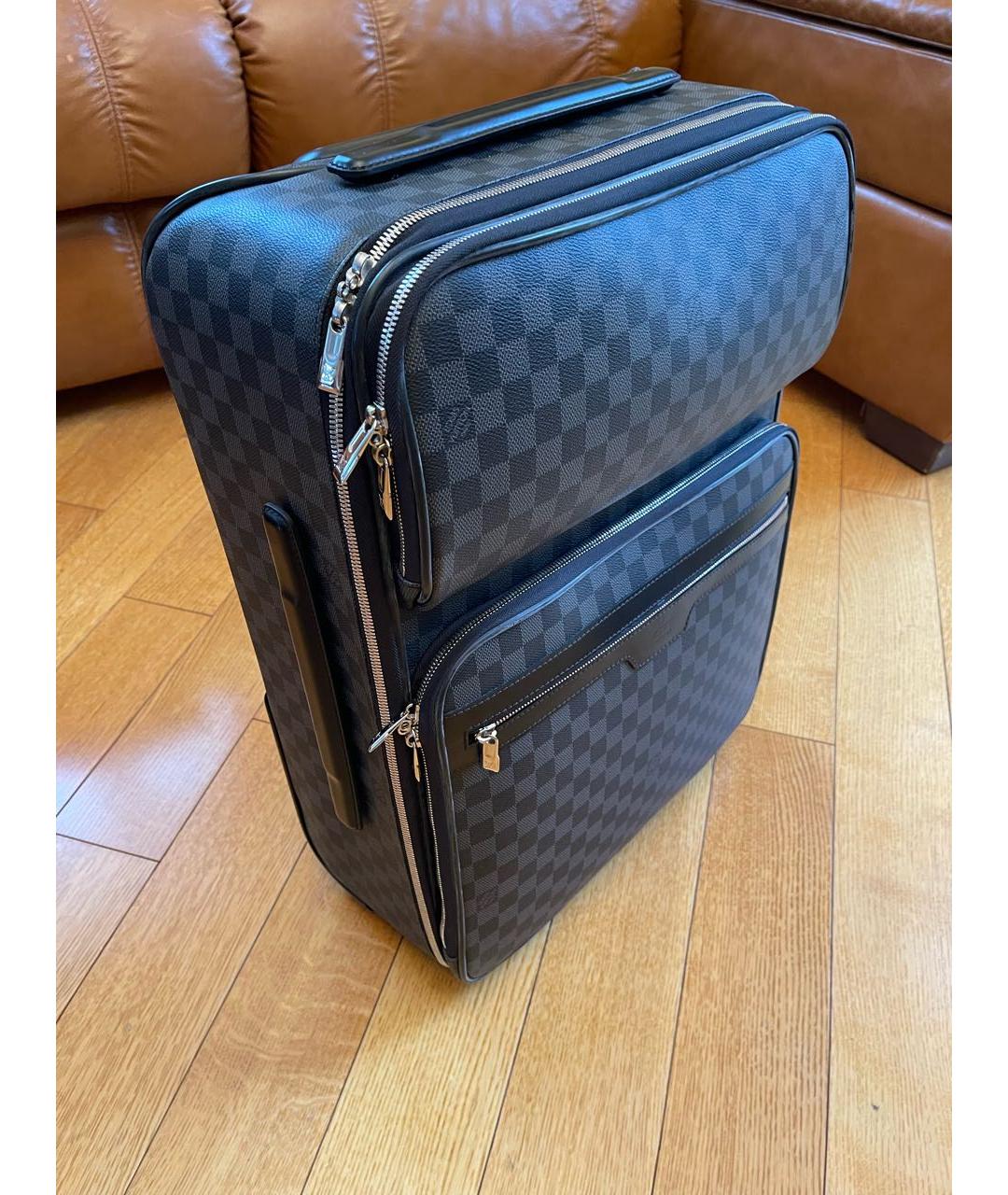 LOUIS VUITTON Антрацитовый чемодан из искусственной кожи, фото 2