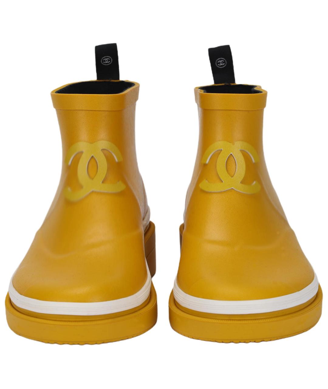 CHANEL Желтые резиновые ботинки, фото 2