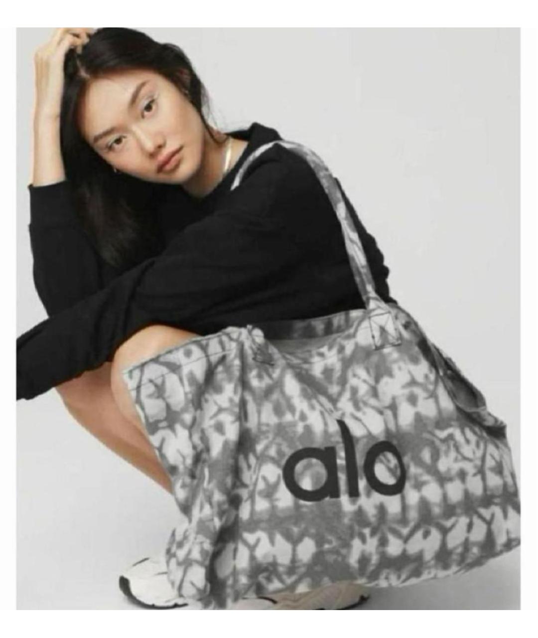 ALO YOGA Серая тканевая дорожная/спортивная сумка, фото 2