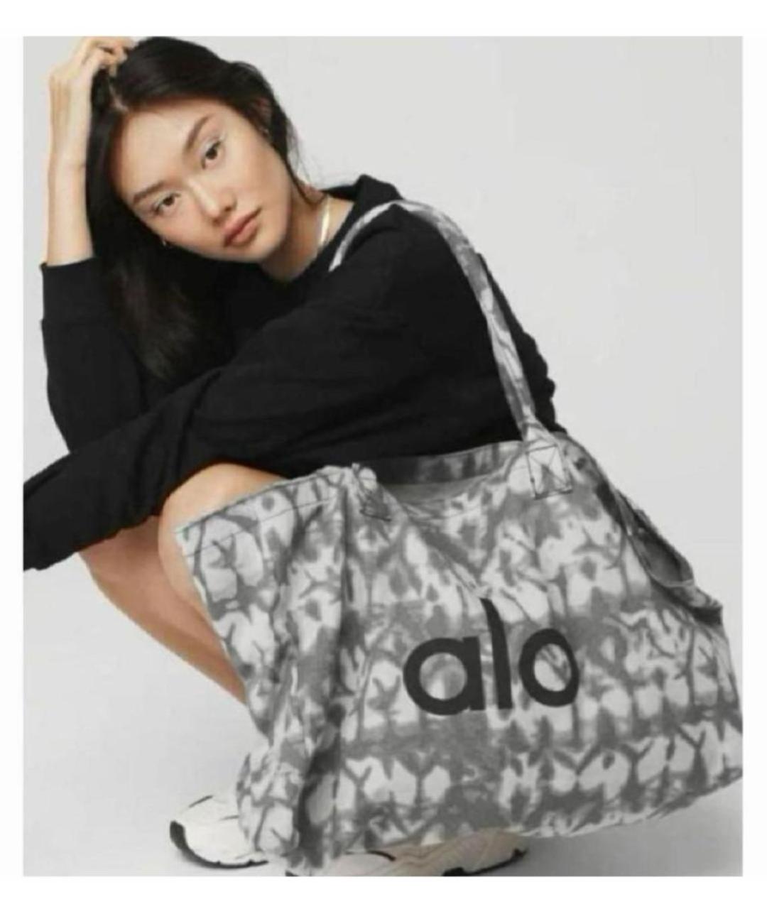 ALO YOGA Серая тканевая дорожная/спортивная сумка, фото 2