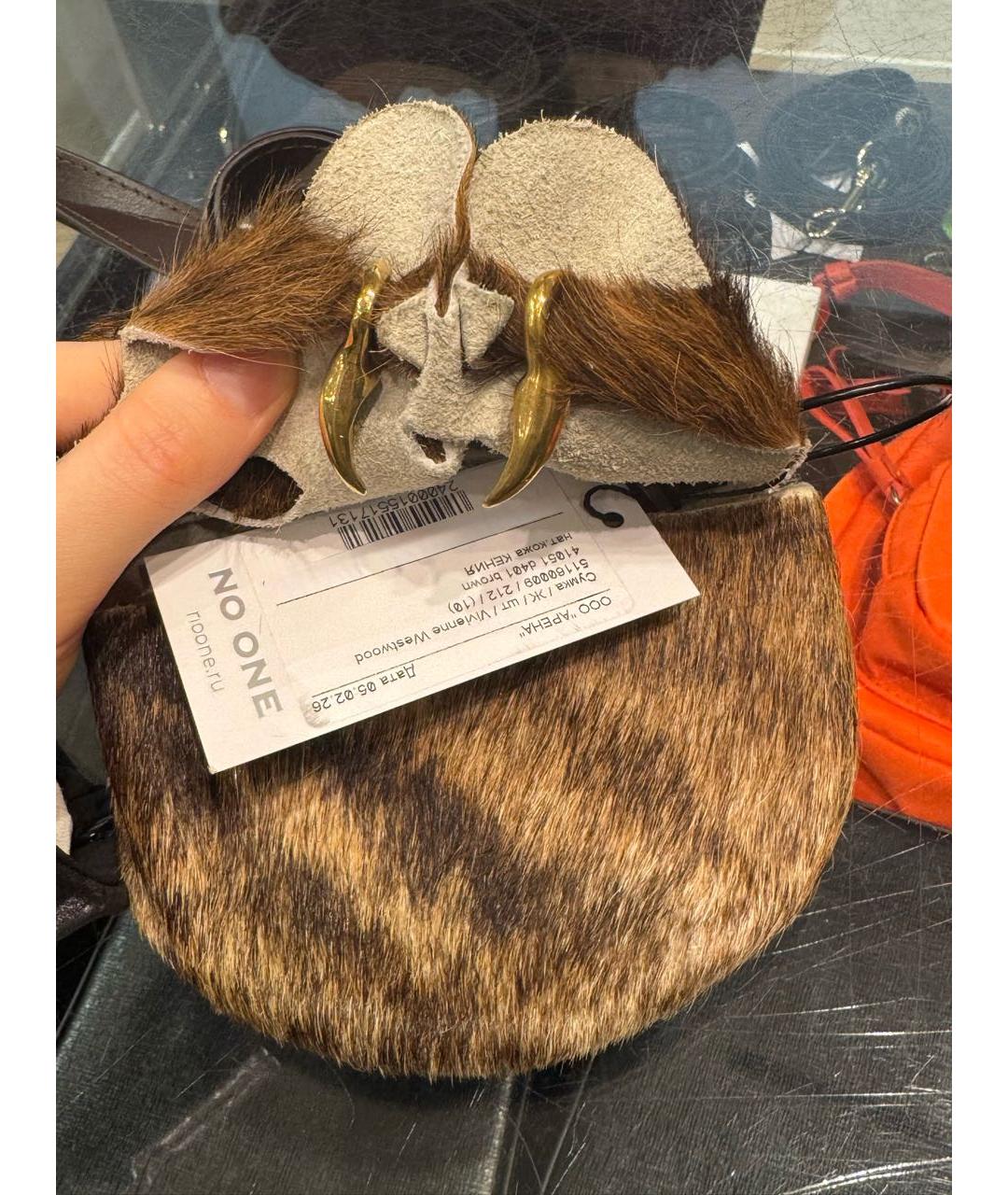 VIVIENNE WESTWOOD Коричневая кожаная сумка с короткими ручками, фото 3