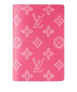 LOUIS VUITTON Обложка/футляр