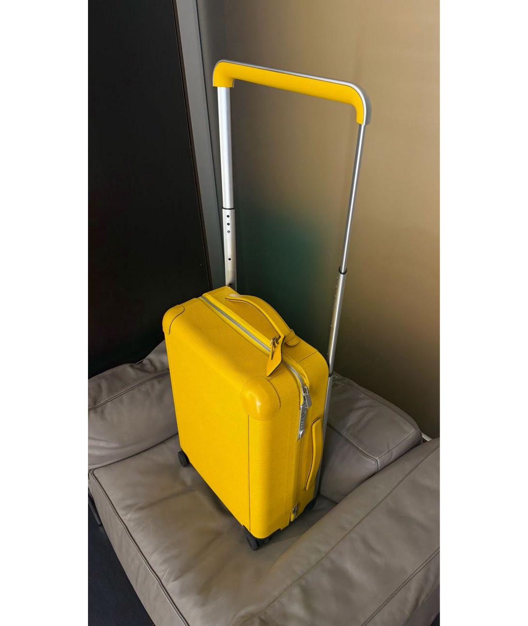 LOUIS VUITTON Желтый кожаный чемодан, фото 2