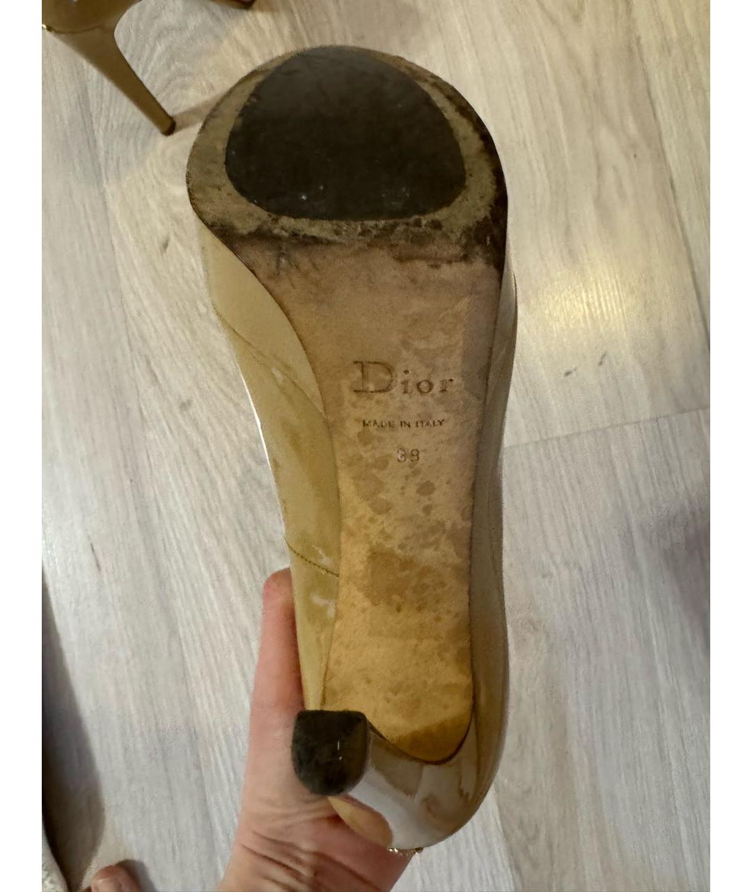 CHRISTIAN DIOR Бежевые туфли из лакированной кожи, фото 7