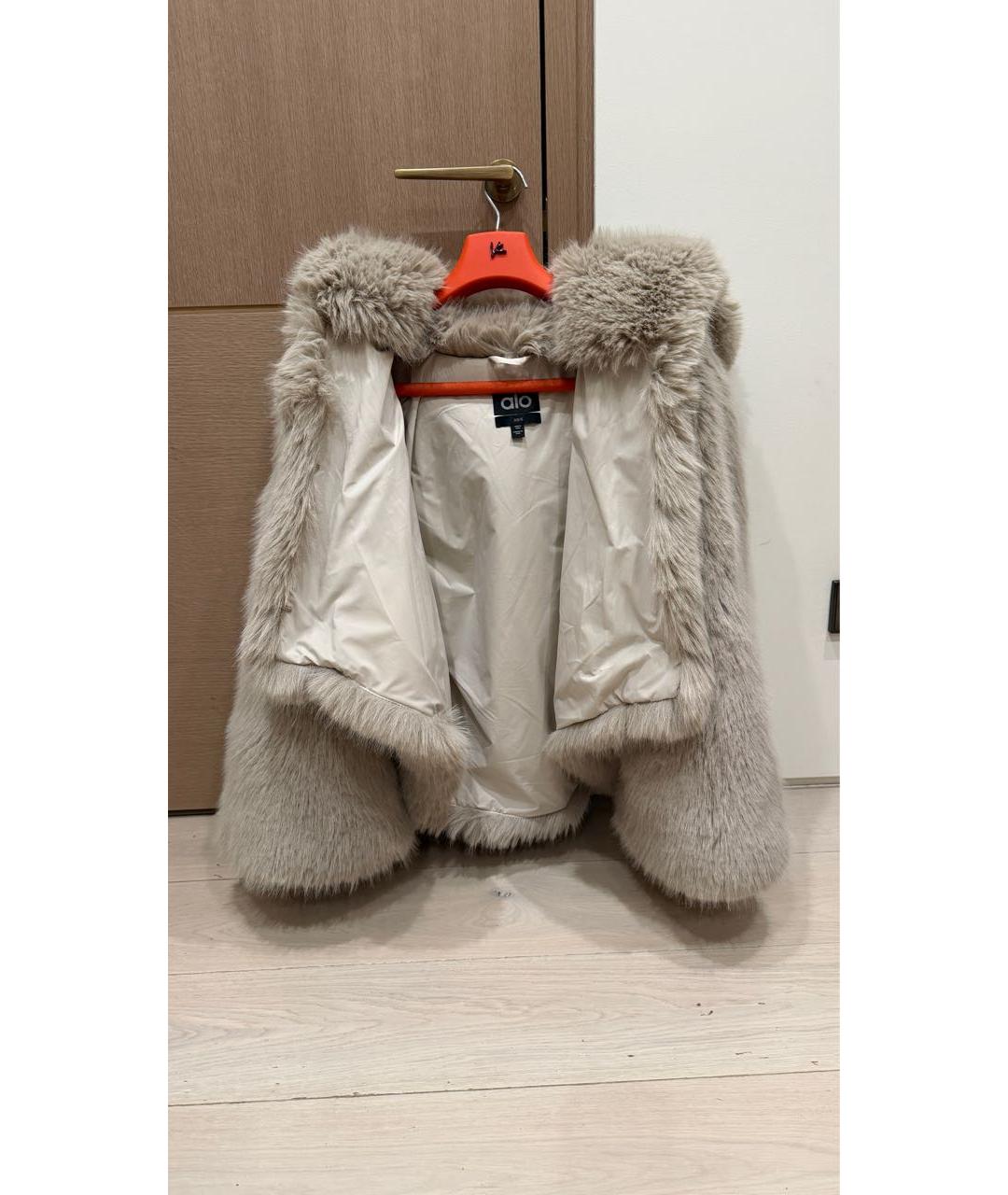 ALO YOGA Бежевая меховая шуба, фото 3