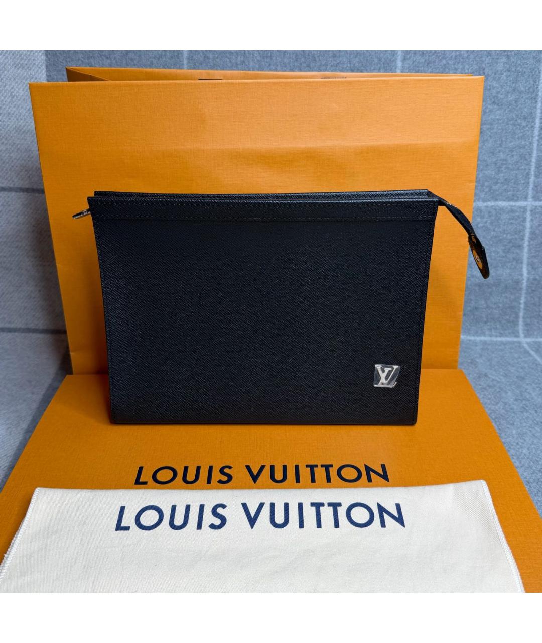 LOUIS VUITTON Черная косметичка, фото 3