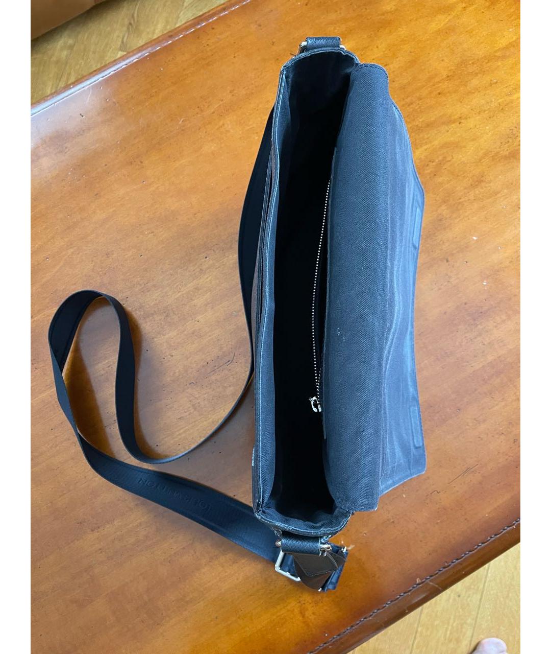 LOUIS VUITTON Черная кожаная сумка на плечо, фото 4