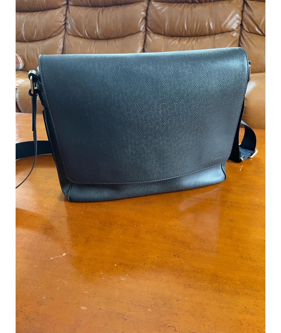 LOUIS VUITTON Черная кожаная сумка на плечо, фото 5