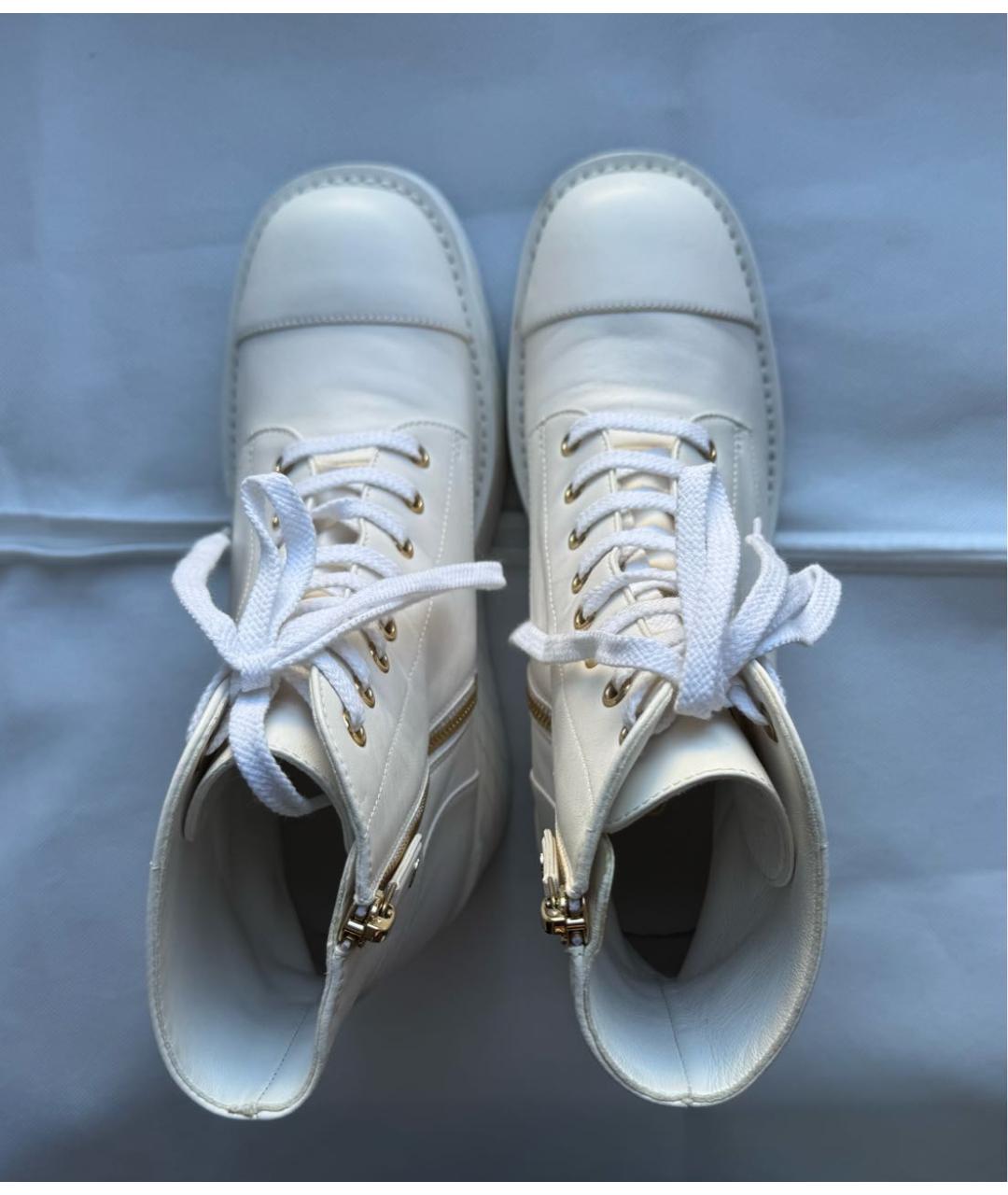 CHANEL Белые кожаные ботинки, фото 3