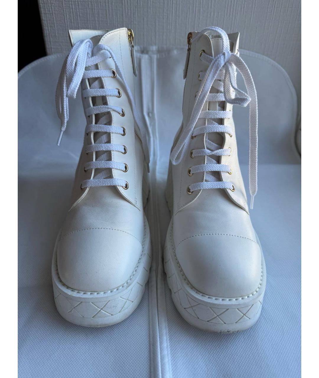 CHANEL Белые кожаные ботинки, фото 2