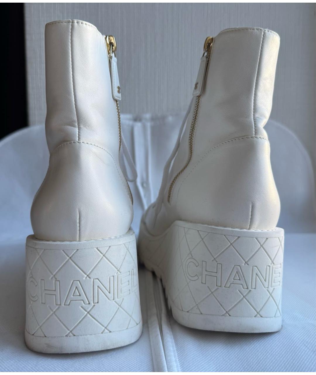 CHANEL Белые кожаные ботинки, фото 4