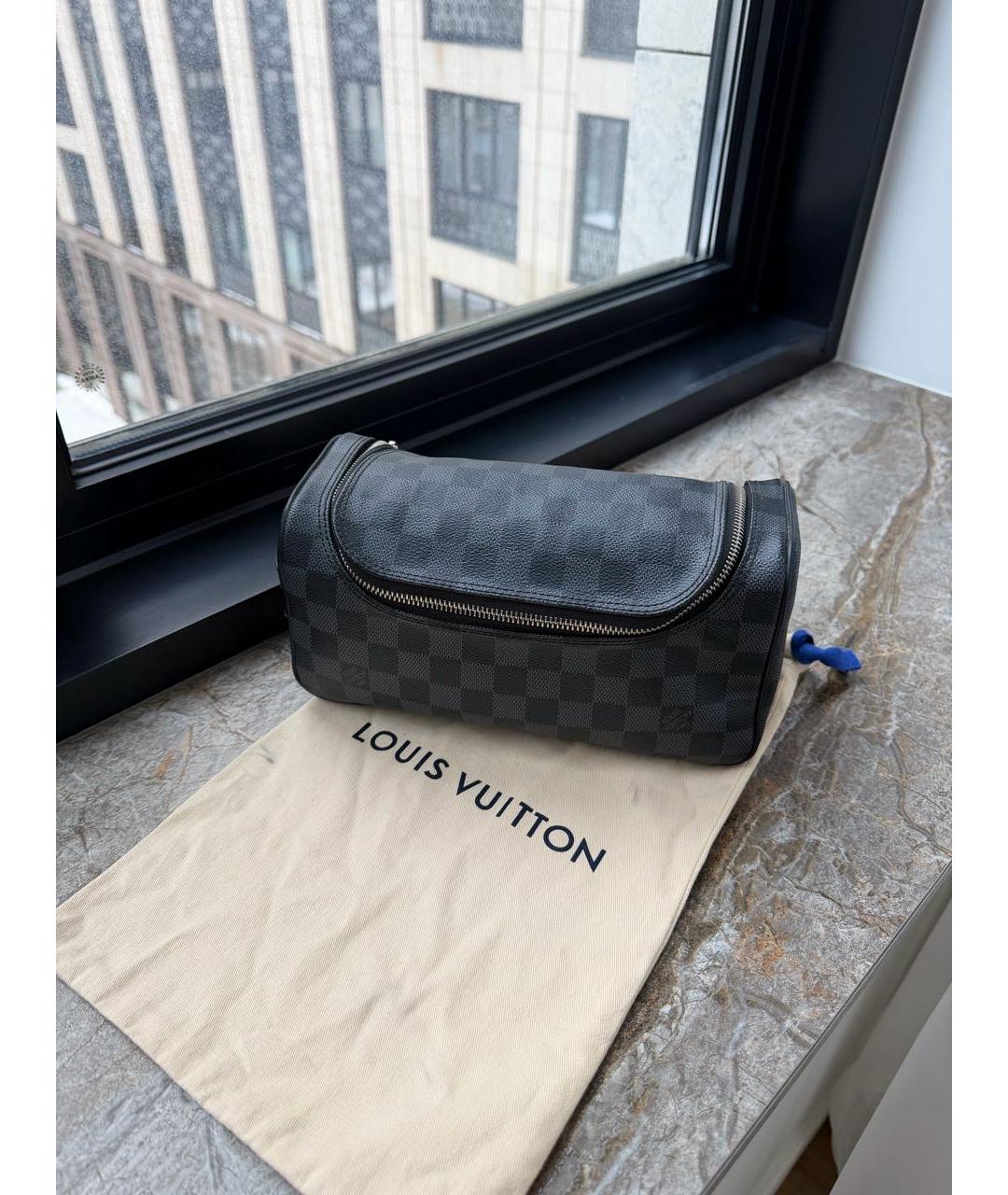 LOUIS VUITTON Серая косметичка, фото 2
