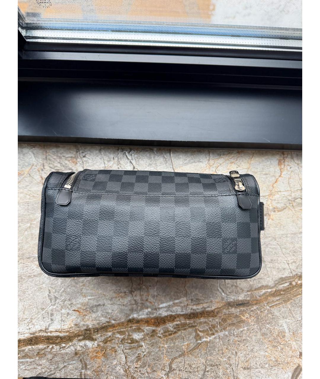 LOUIS VUITTON Серая косметичка, фото 3