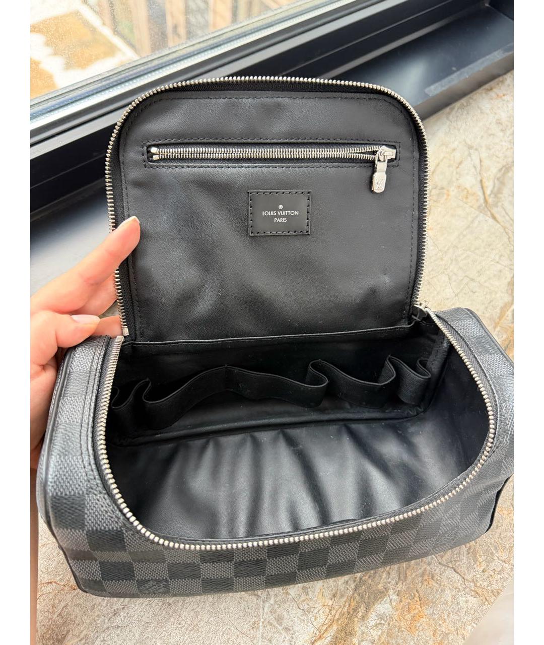 LOUIS VUITTON Серая косметичка, фото 4