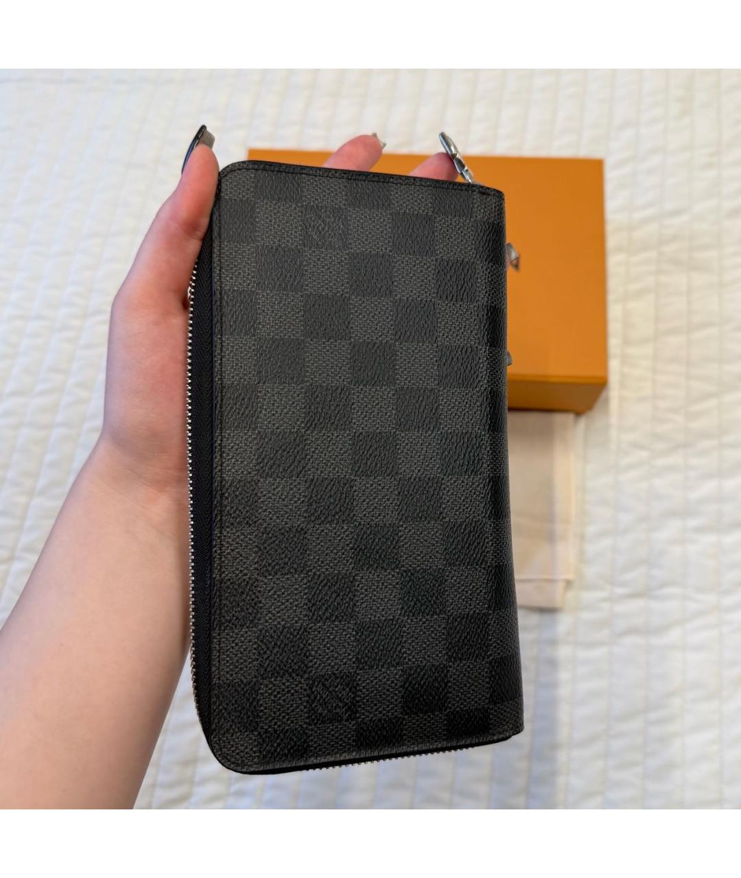 LOUIS VUITTON Антрацитовый кожаный кошелек, фото 2