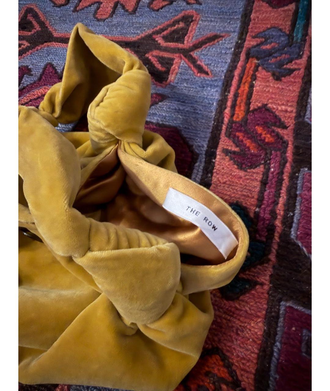 THE ROW Горчичная бархатная сумка с короткими ручками, фото 4