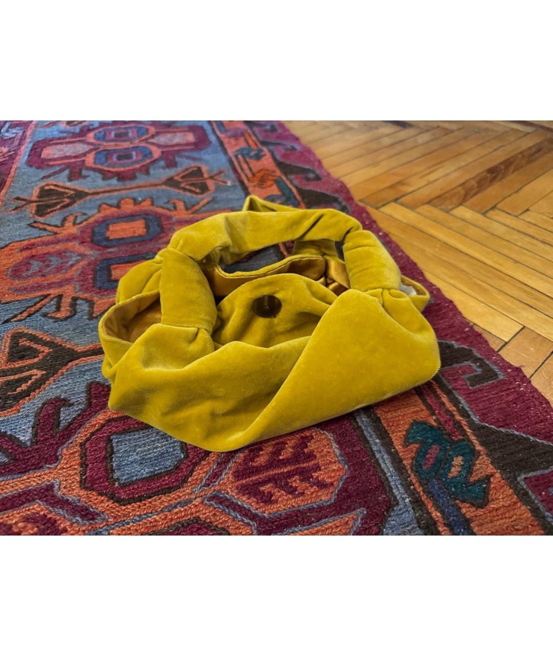 THE ROW Горчичная бархатная сумка с короткими ручками, фото 2