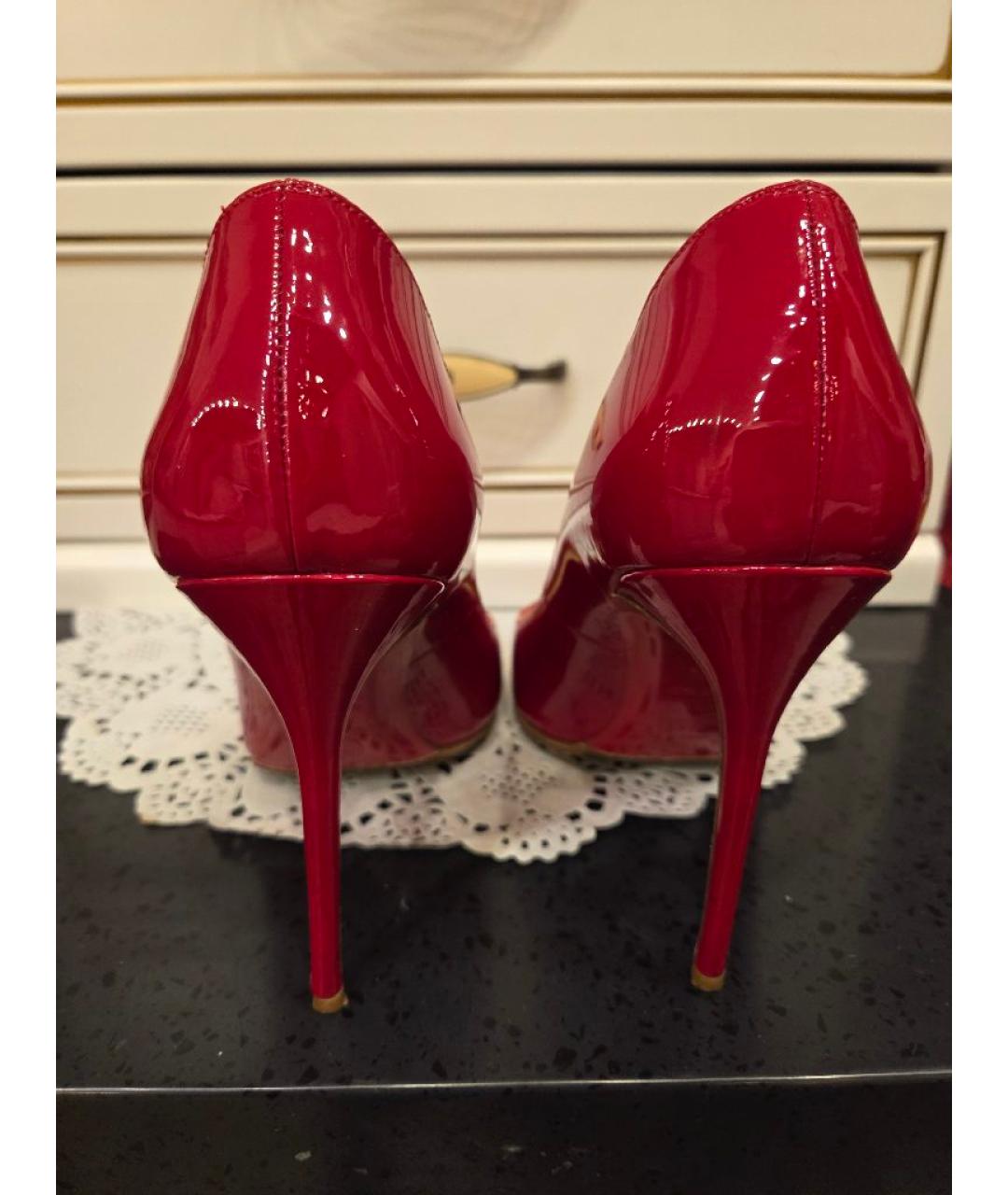 CHRISTIAN LOUBOUTIN Красные туфли из лакированной кожи, фото 4