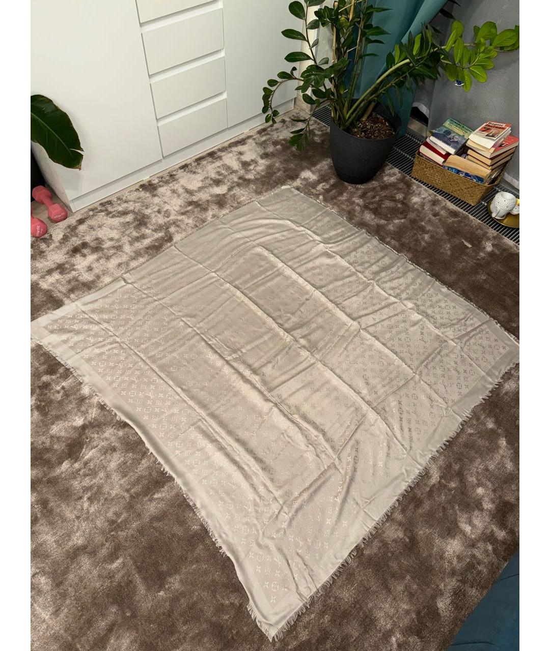 LOUIS VUITTON Серебрянный шелковый платок, фото 8