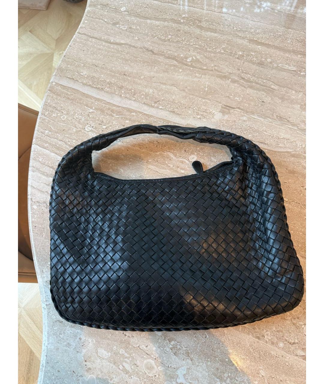 BOTTEGA VENETA Черная кожаная сумка с короткими ручками, фото 6