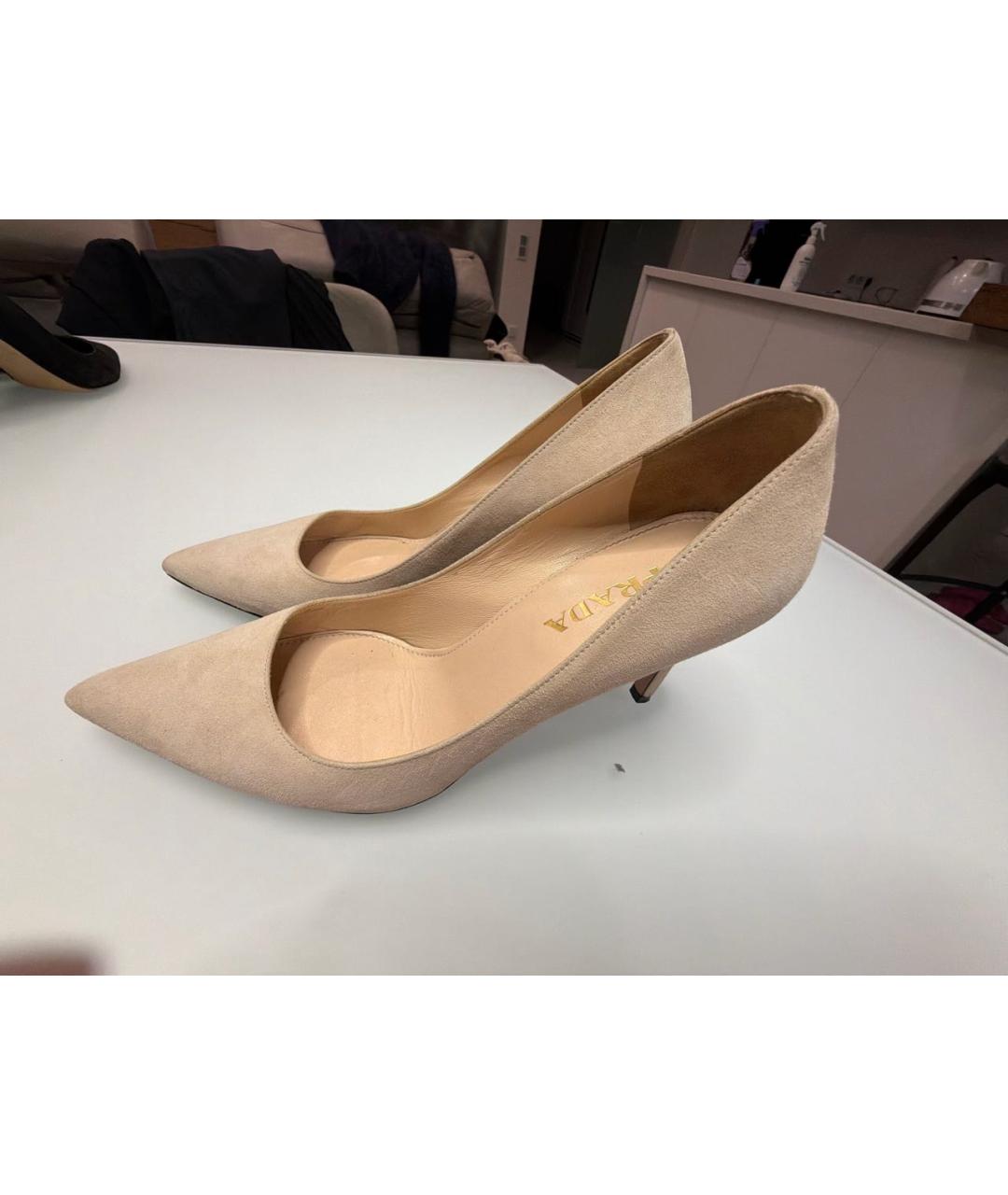 PRADA Бежевые замшевые туфли, фото 2