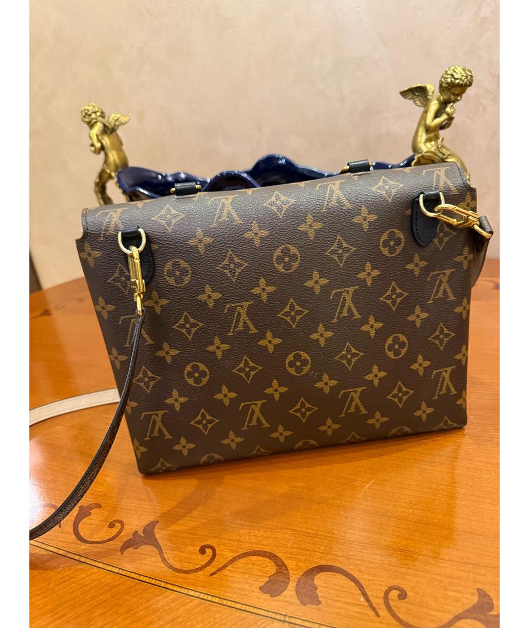 LOUIS VUITTON Коричневая сумка с короткими ручками из экзотической кожи, фото 7