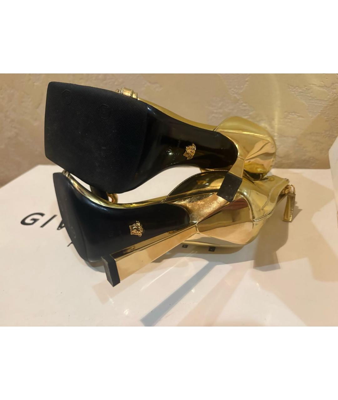 VERSACE Золотые кожаные босоножки, фото 5