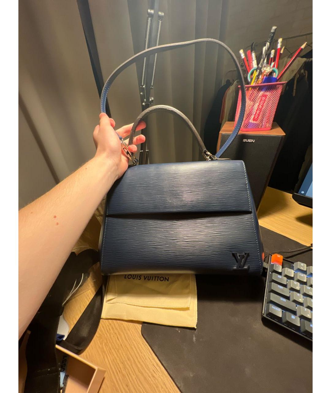 LOUIS VUITTON Темно-синяя кожаная сумка через плечо, фото 9