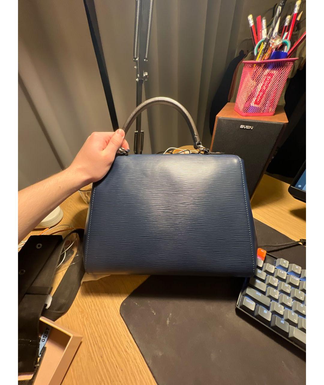 LOUIS VUITTON Темно-синяя кожаная сумка через плечо, фото 3