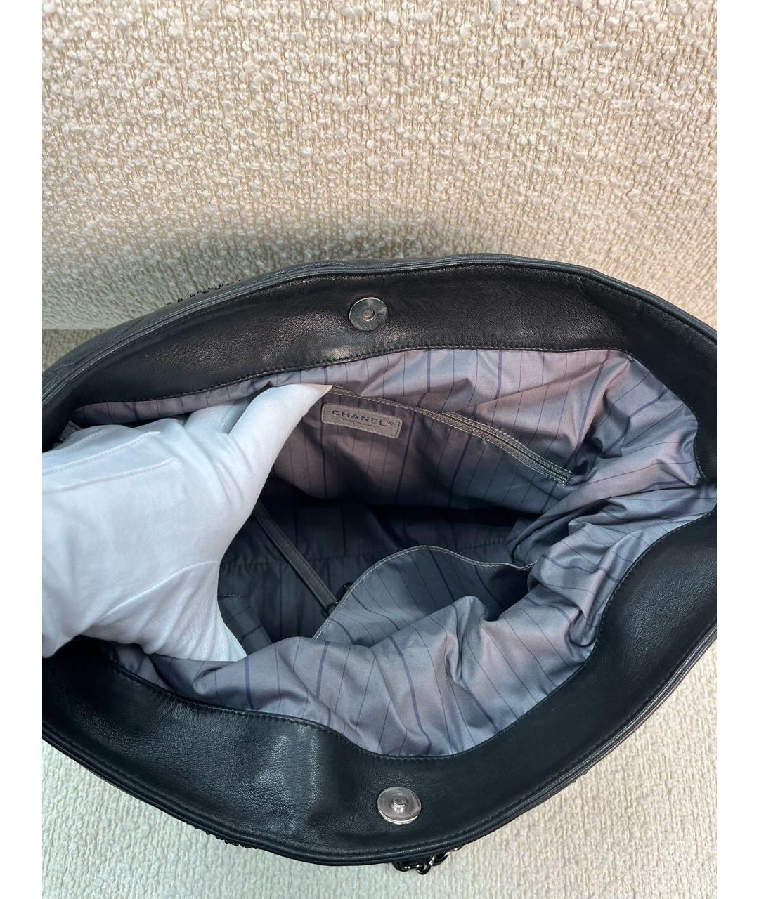 CHANEL Черная кожаная сумка с короткими ручками, фото 4
