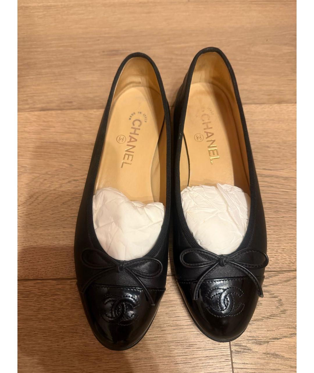 CHANEL Черные кожаные балетки, фото 2