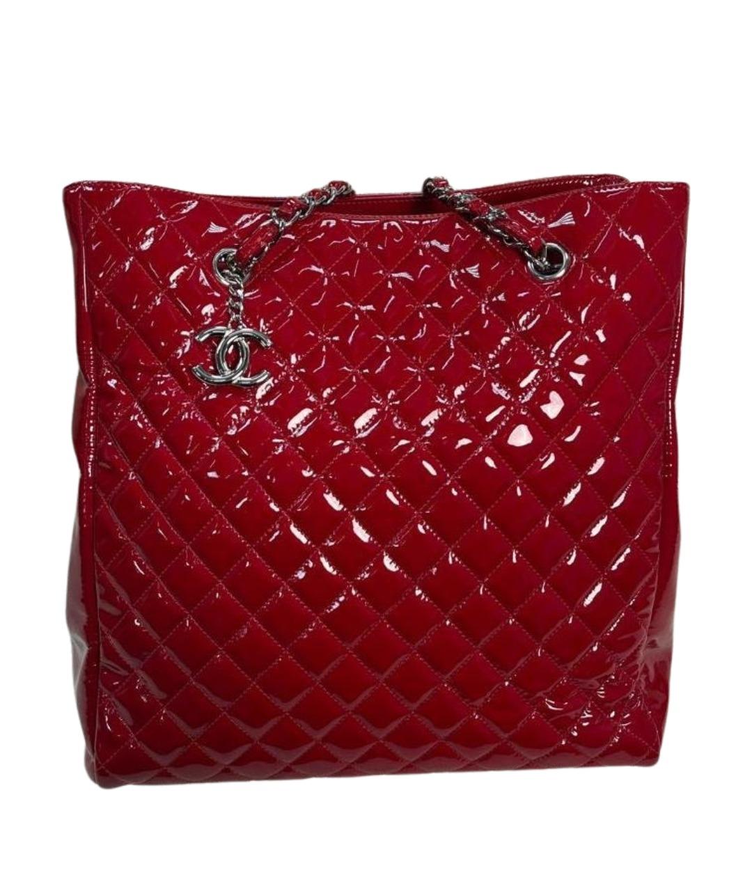 CHANEL Красная сумка тоут из лакированной кожи, фото 1