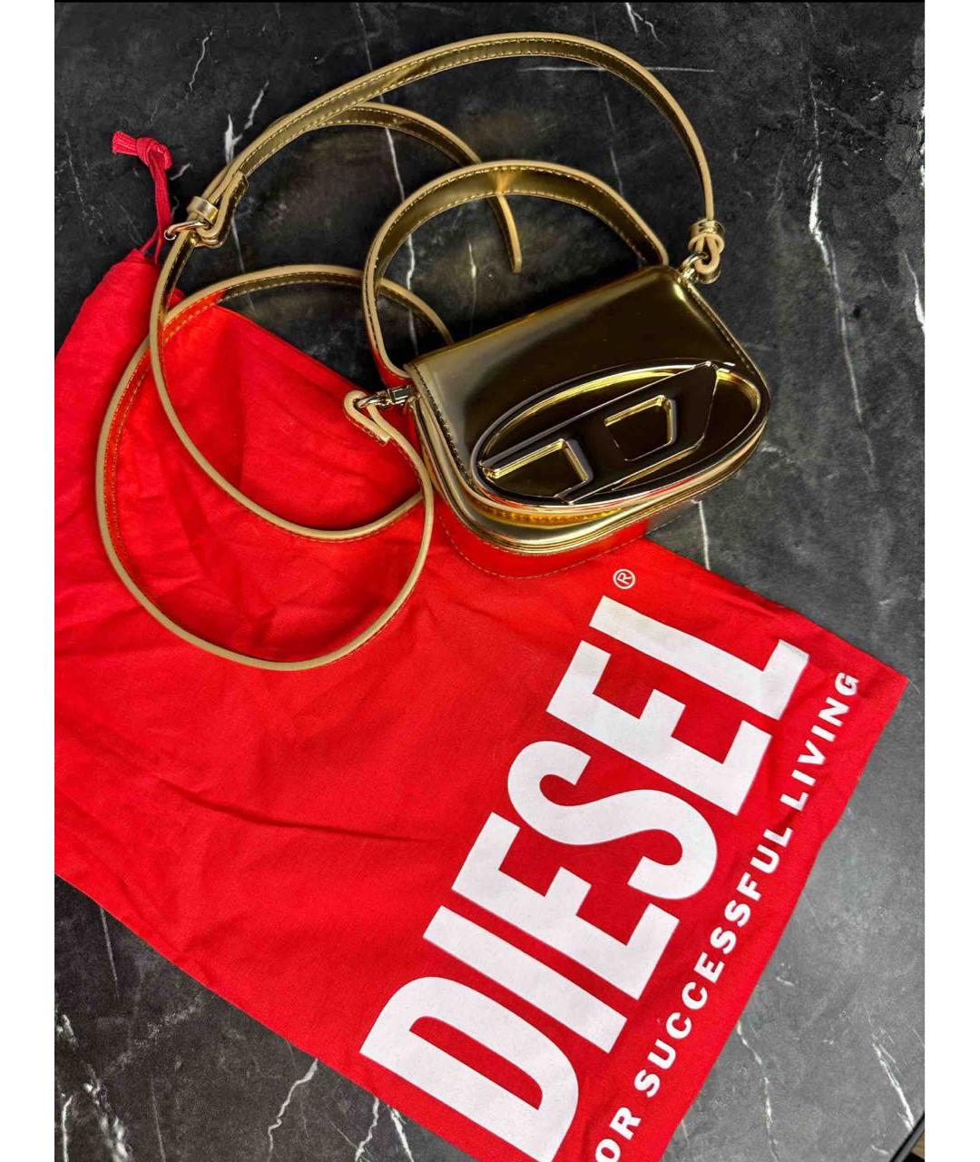 DIESEL Золотая кожаная сумка с короткими ручками, фото 4