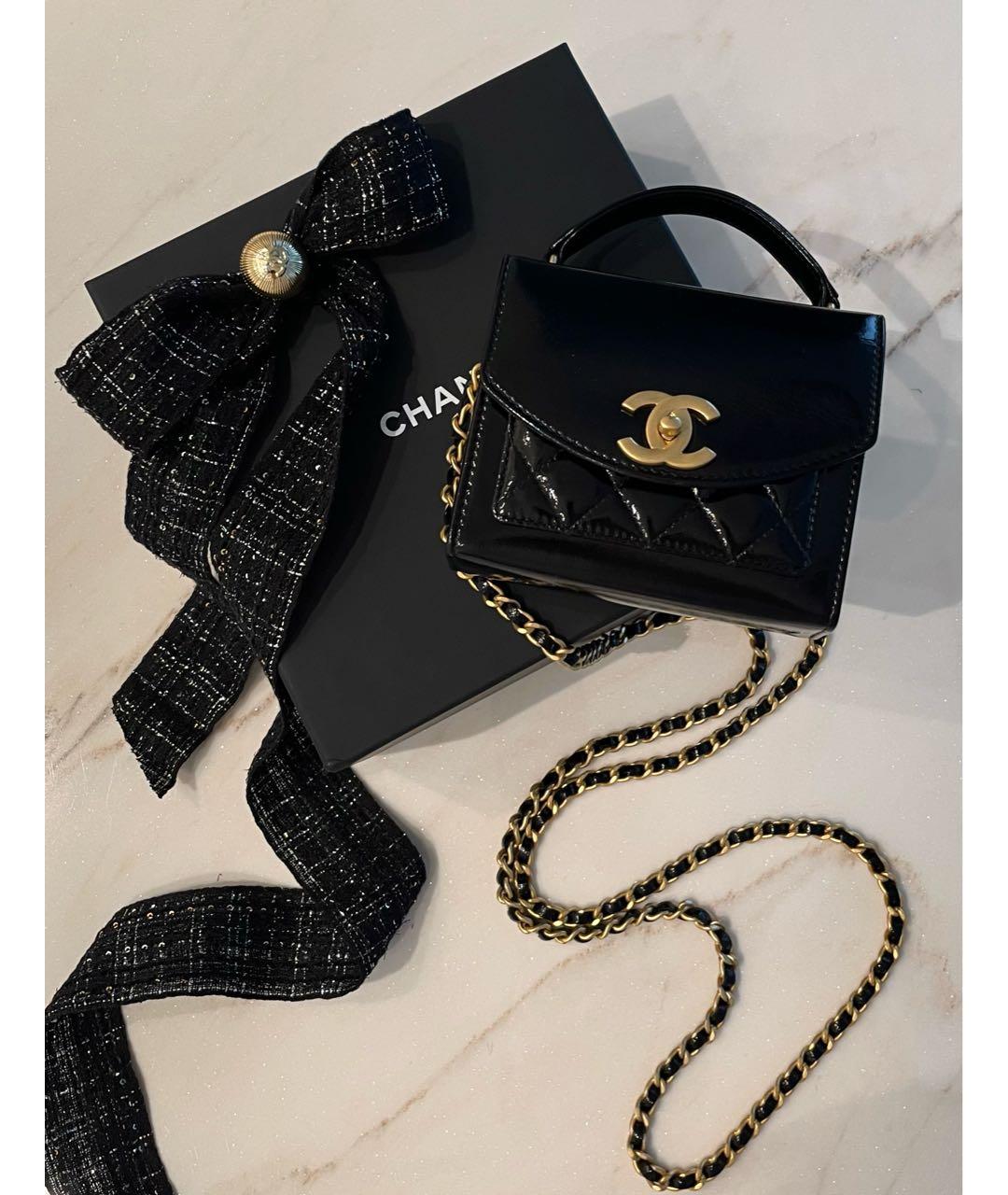 CHANEL Черная сумка через плечо из лакированной кожи, фото 2