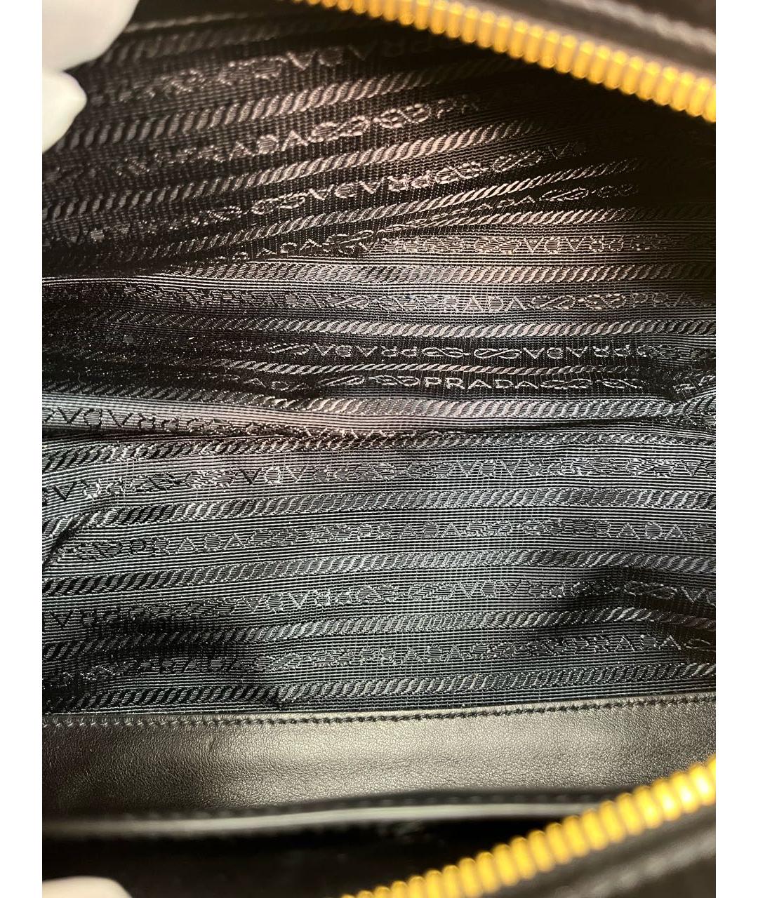 PRADA Черная кожаная сумка с короткими ручками, фото 4