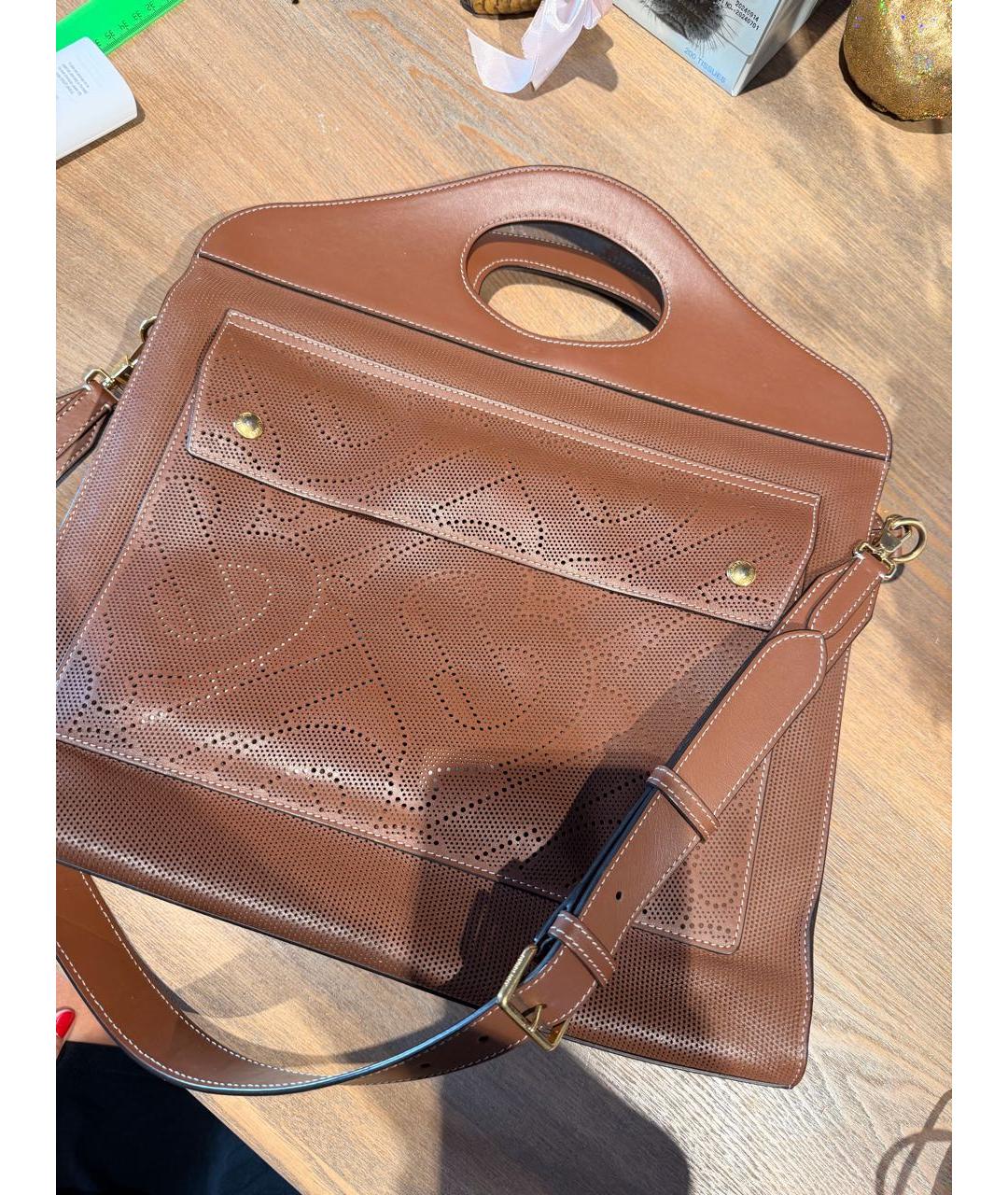 BURBERRY Коричневая кожаная сумка с короткими ручками, фото 3