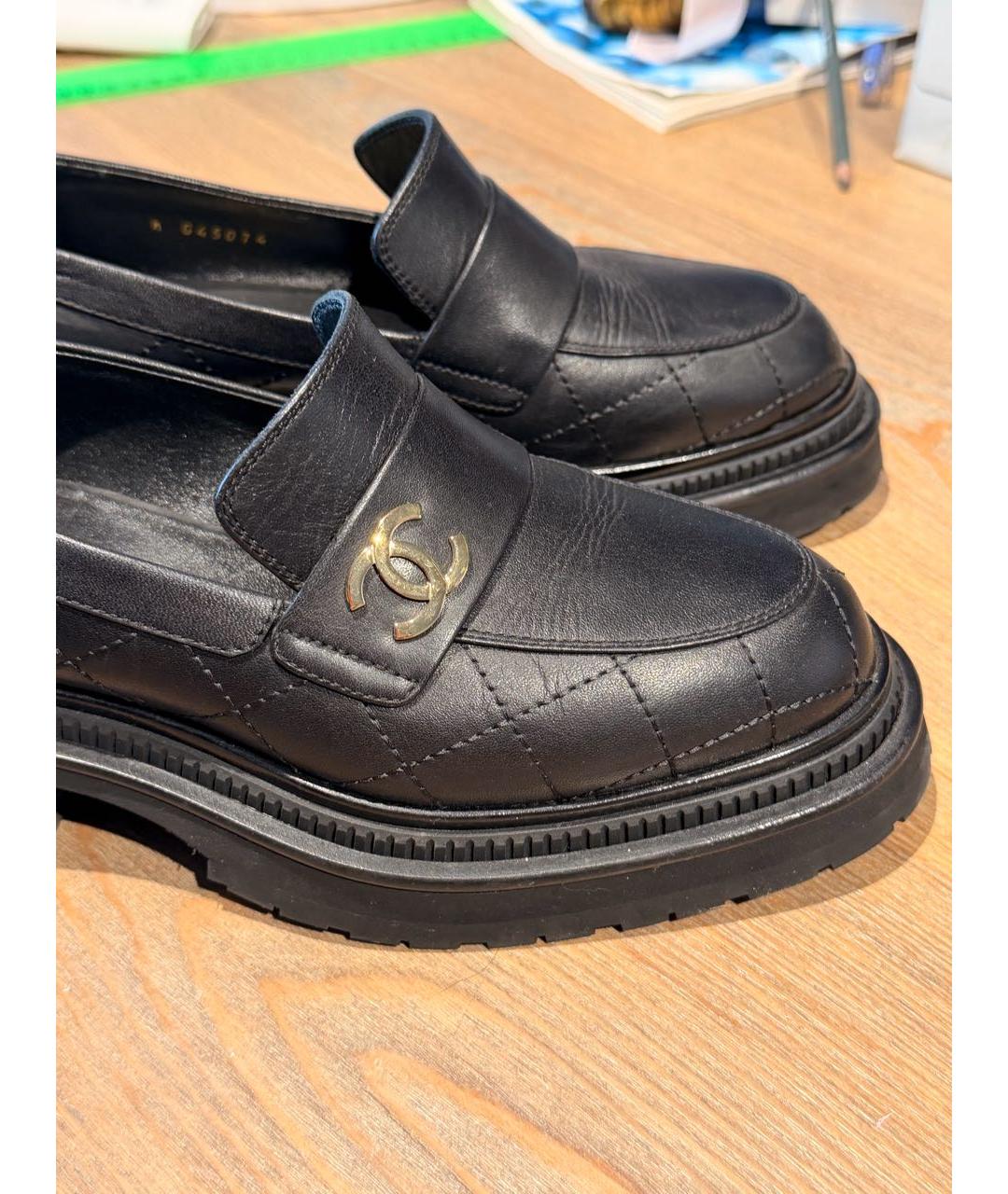 CHANEL Черные кожаные лоферы, фото 2