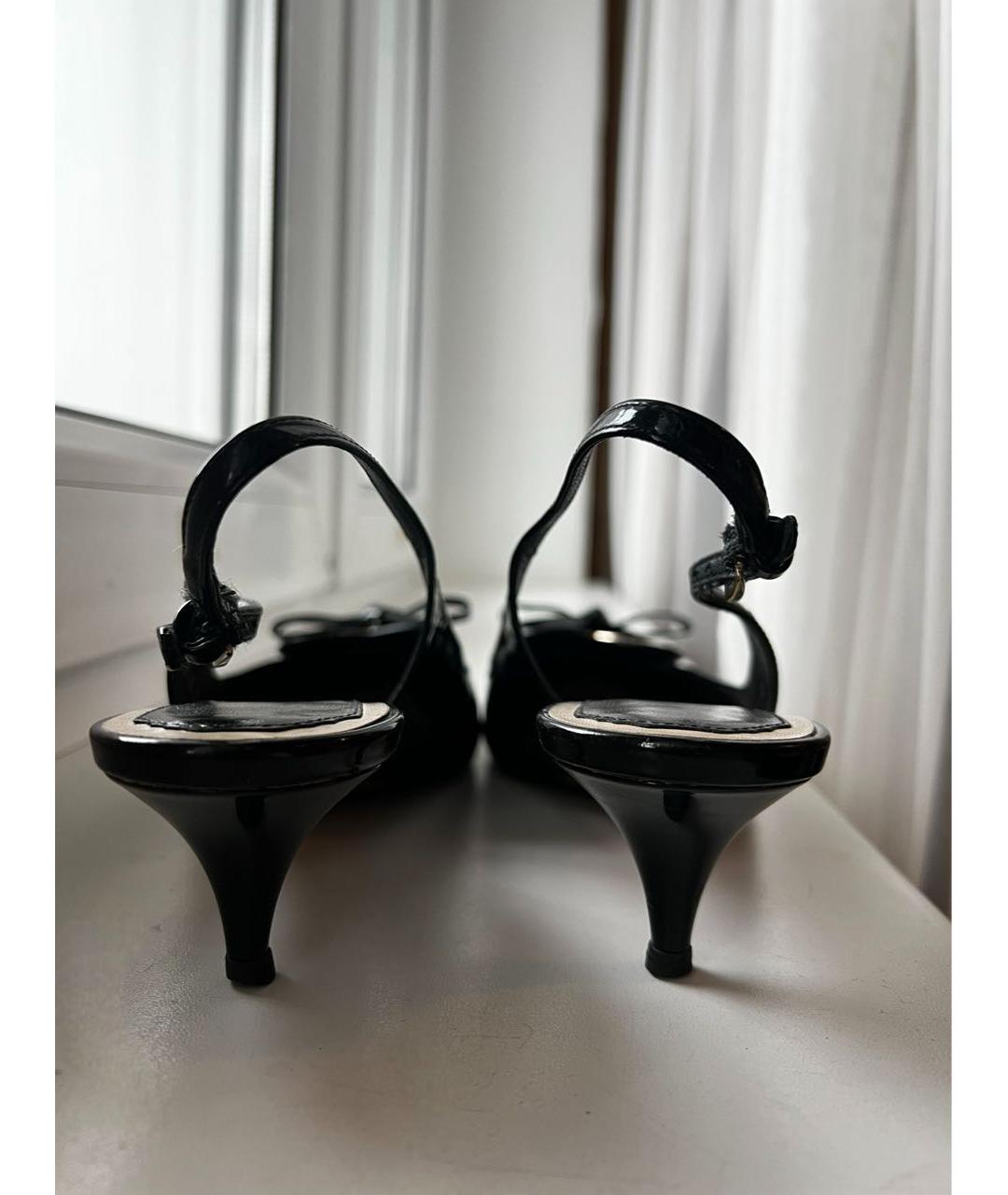 CHRISTIAN DIOR Черные лодочки на низком каблуке из лакированной кожи, фото 4