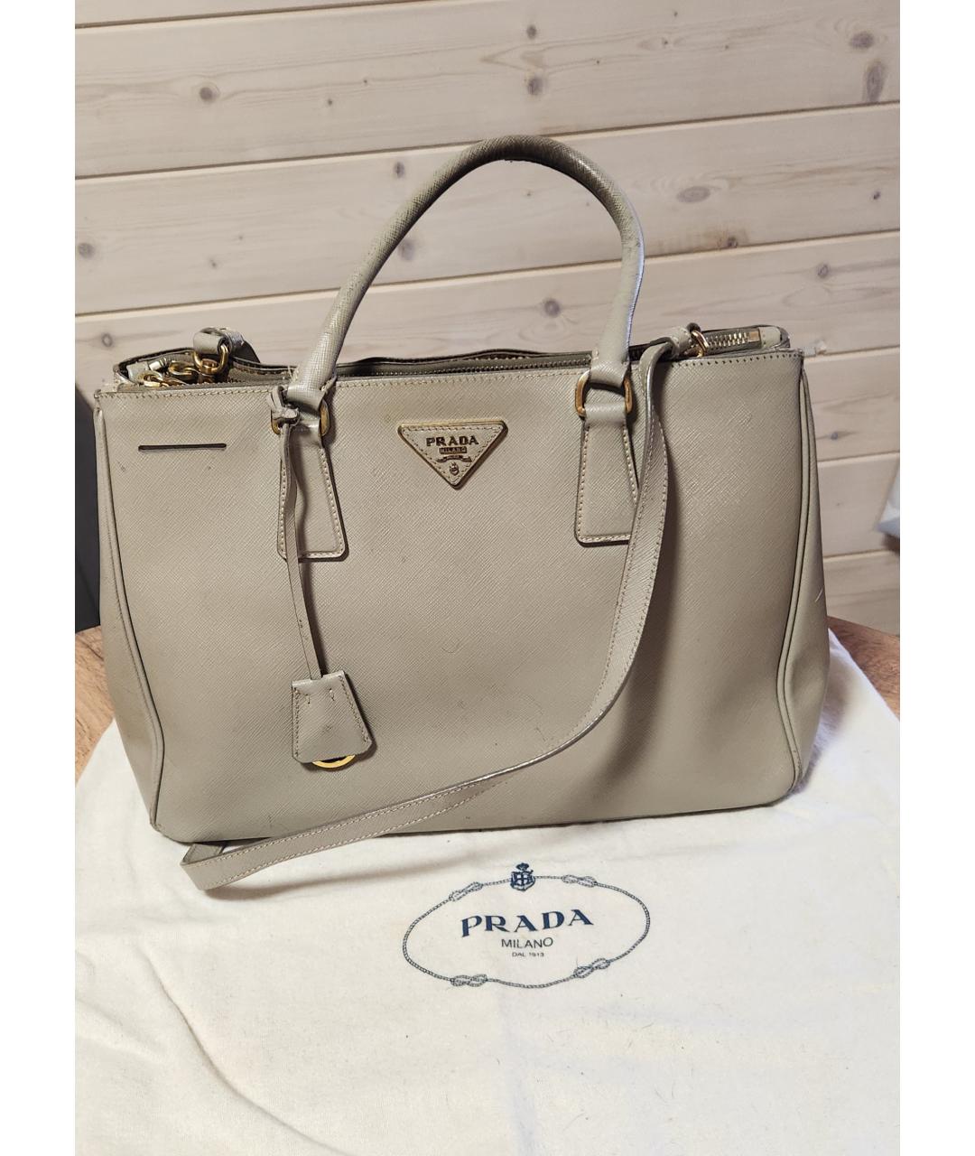 PRADA Серая кожаная сумка с короткими ручками, фото 9
