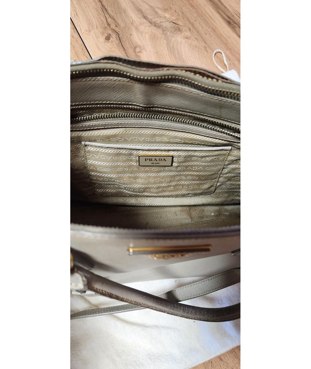 PRADA Серая кожаная сумка с короткими ручками, фото 4