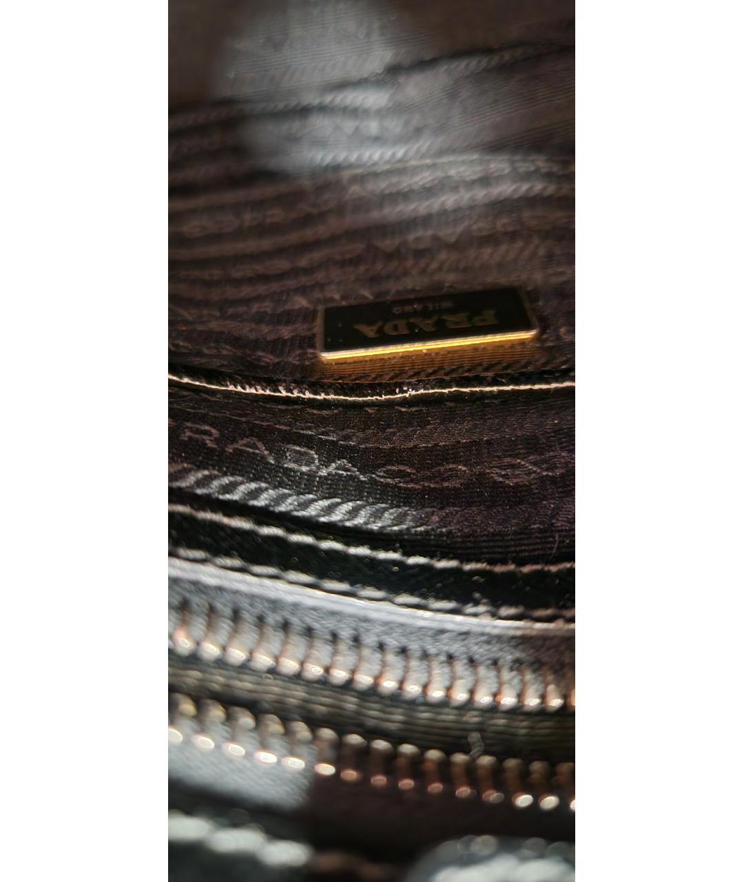 PRADA Черная сумка тоут из лакированной кожи, фото 9