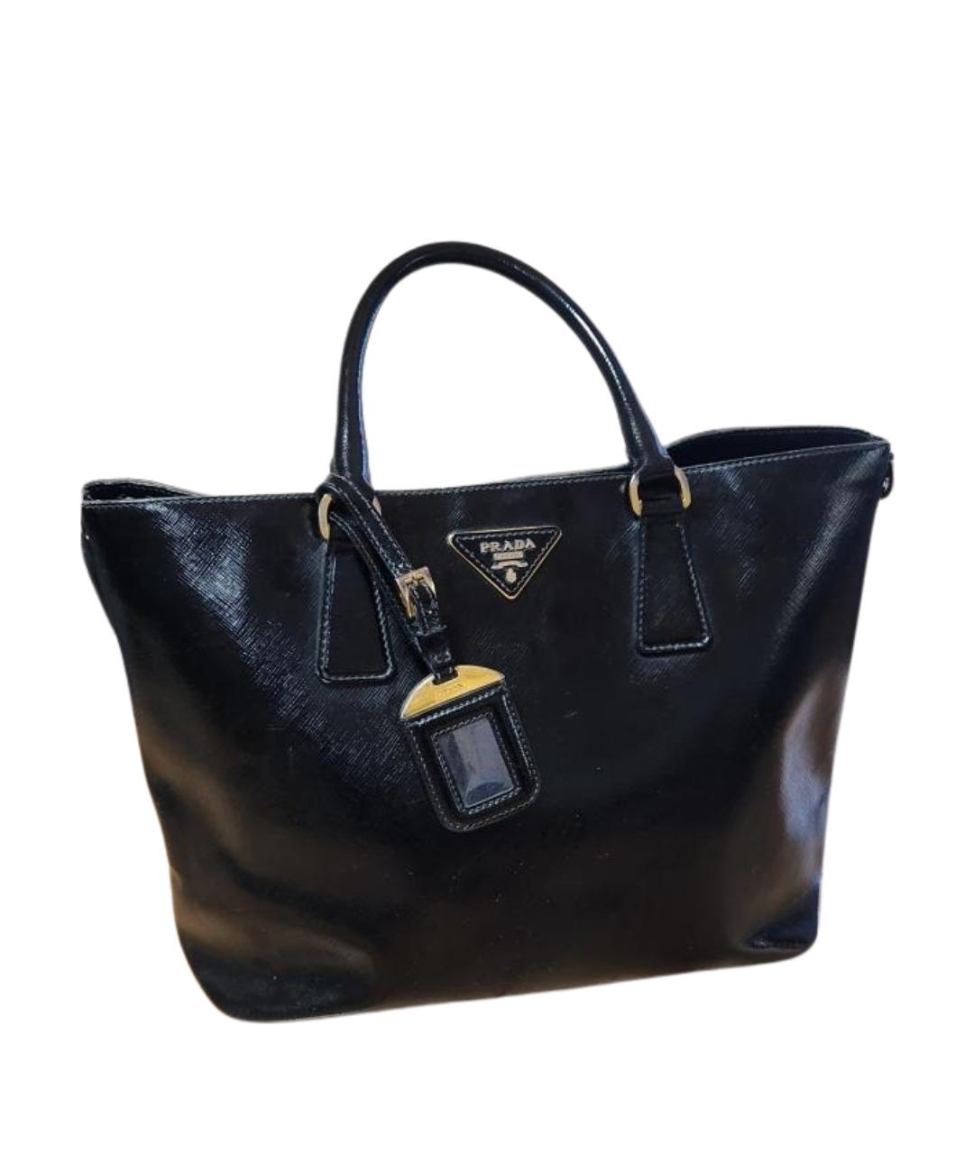 PRADA Черная сумка тоут из лакированной кожи, фото 1