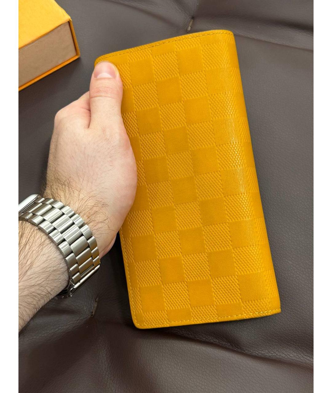 LOUIS VUITTON Оранжевый кожаный кошелек, фото 5