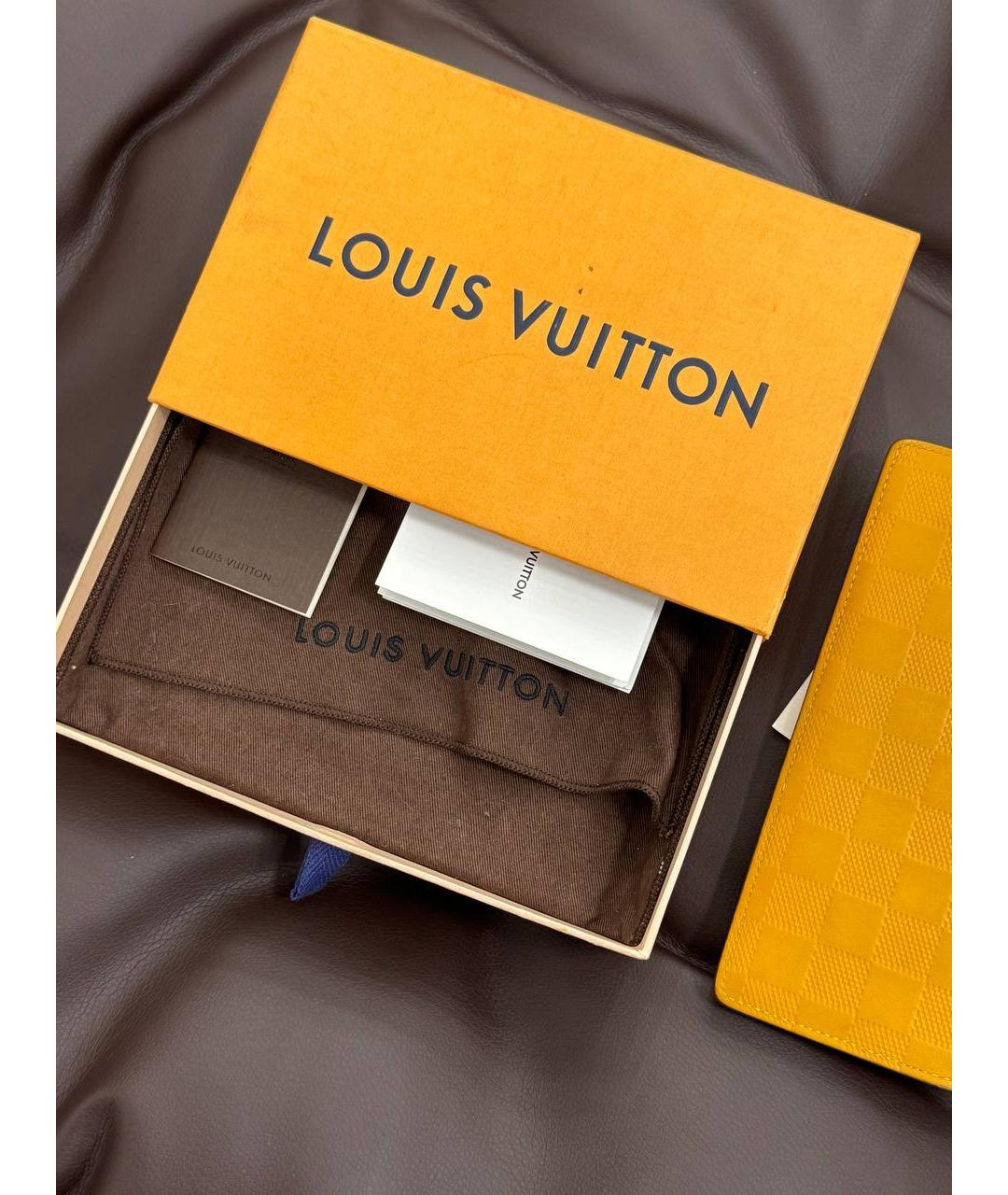 LOUIS VUITTON Оранжевый кожаный кошелек, фото 3