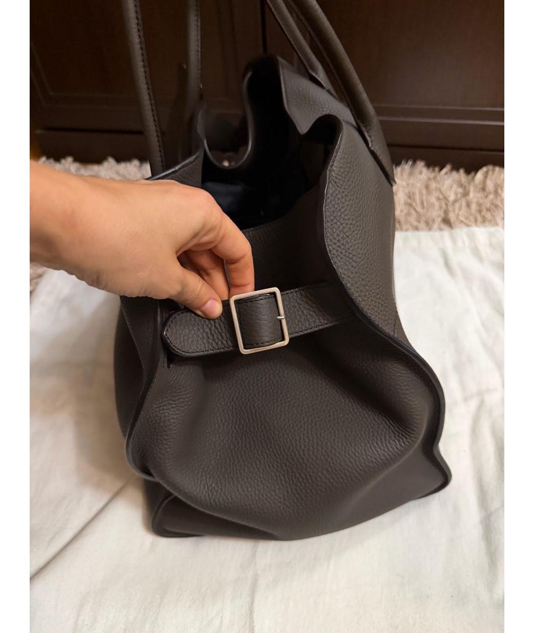 THE ROW Антрацитовая кожаная сумка с короткими ручками, фото 3