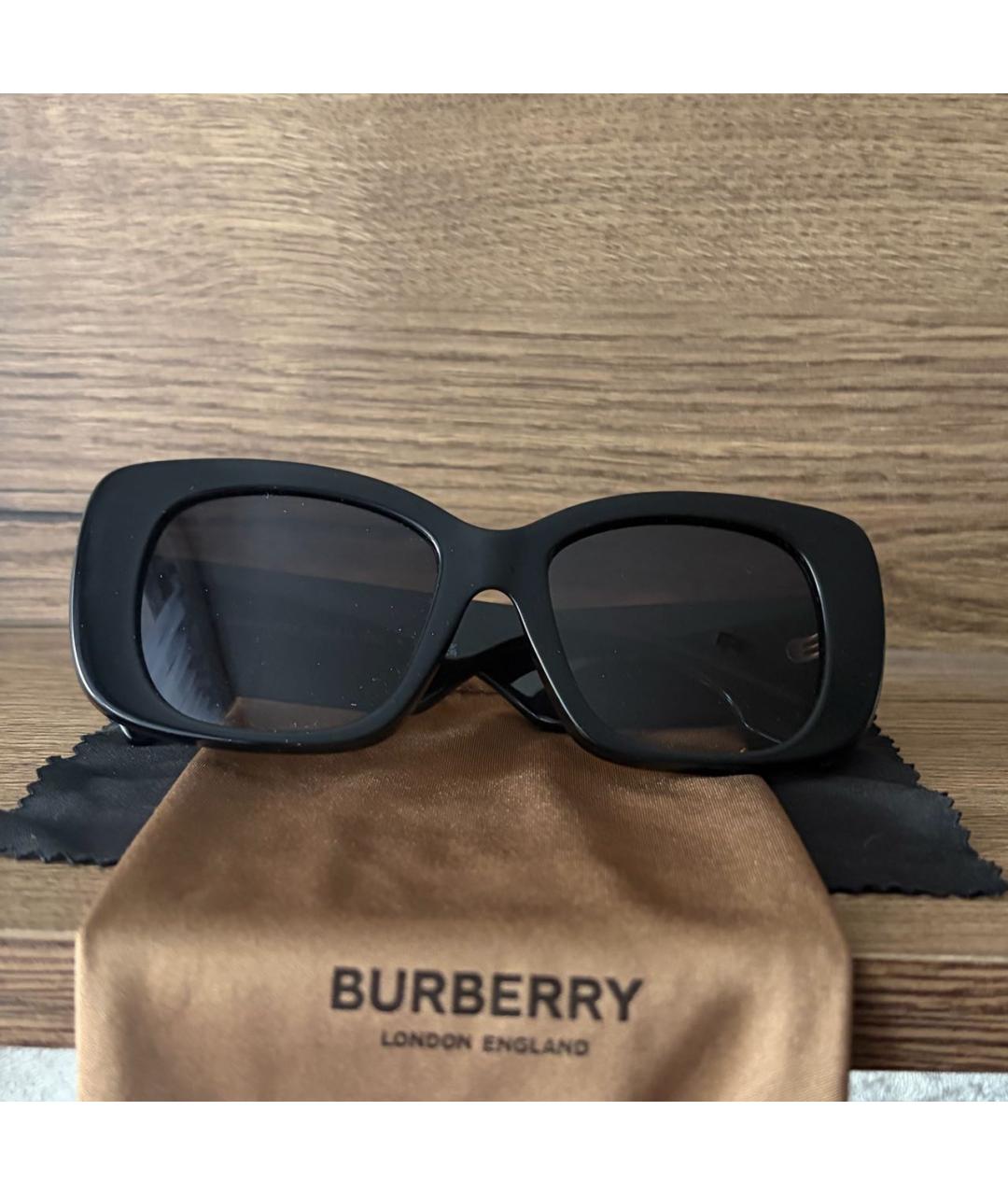 BURBERRY Черные пластиковые солнцезащитные очки, фото 3