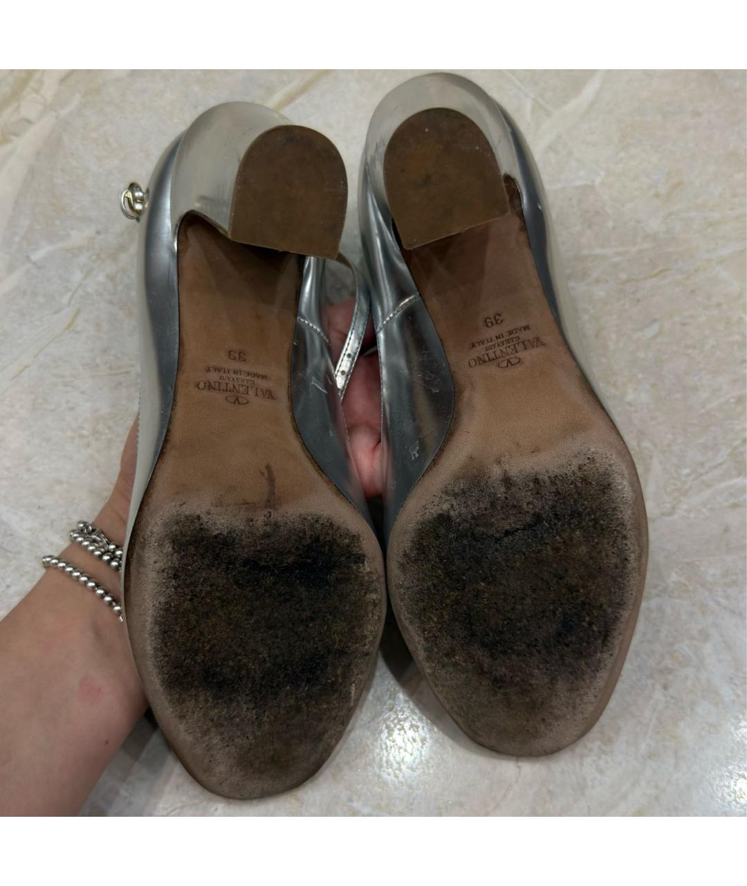 VALENTINO Серебряные туфли из лакированной кожи, фото 6