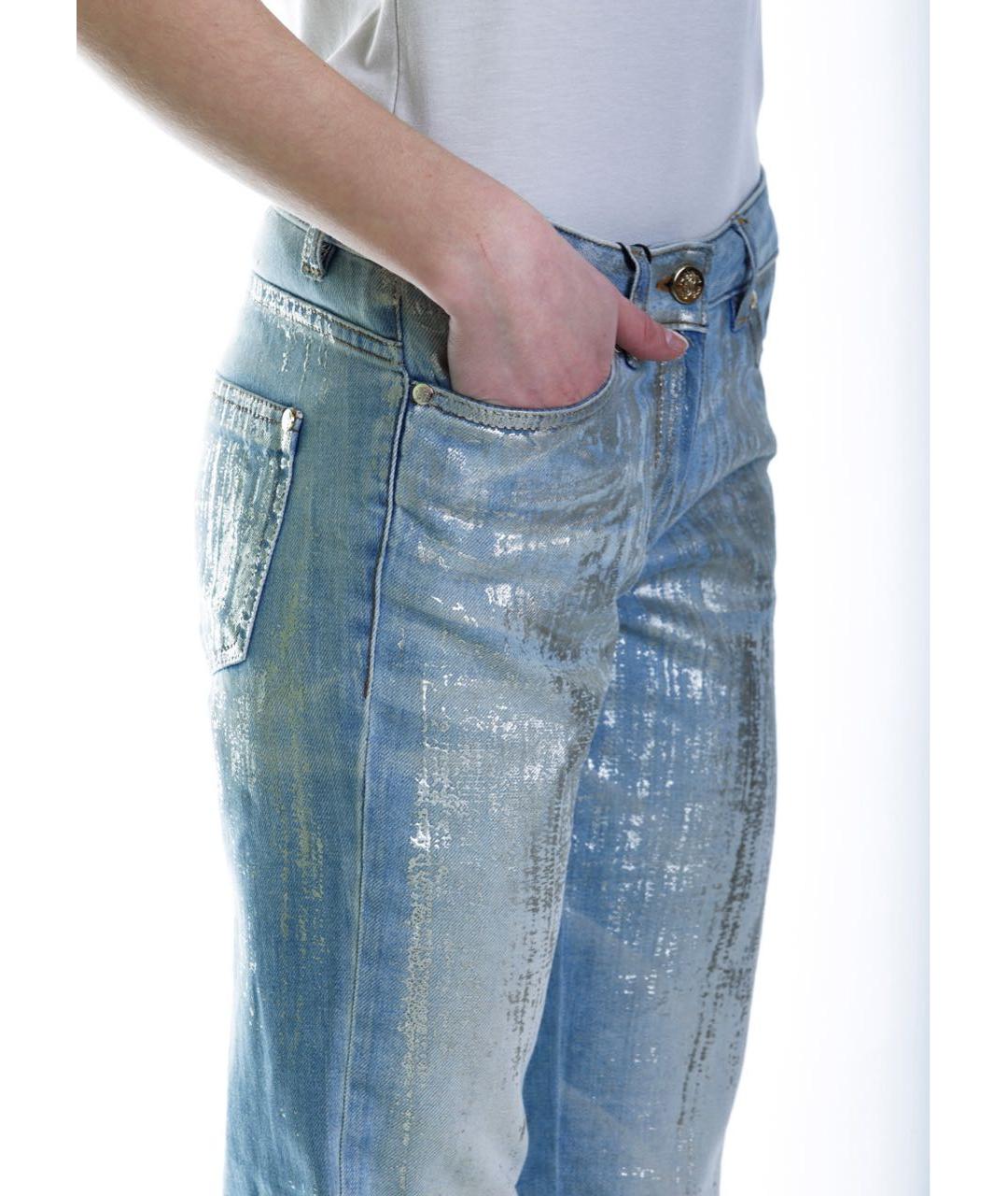 ROBERTO CAVALLI Серебряные хлопко-эластановые прямые джинсы, фото 5
